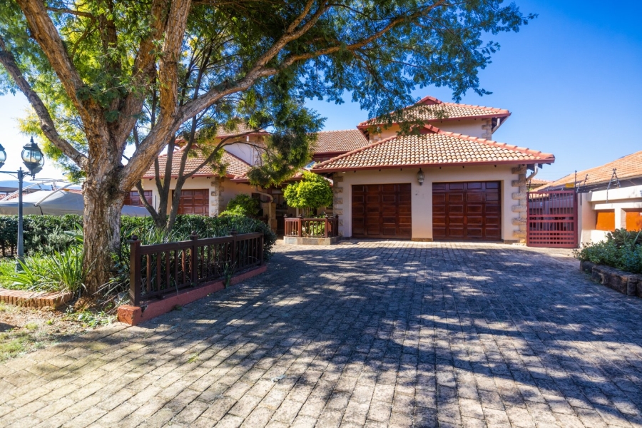 5 Bedroom Property for Sale in Birdwood Estate North West